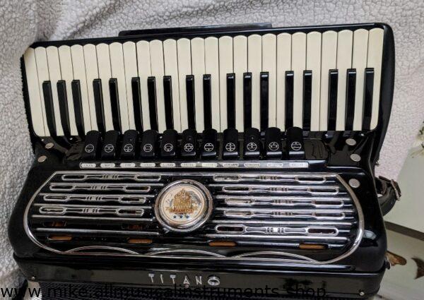 Titano Cosmopolitan SN 17648 - 44 keys CATRARO Reeds