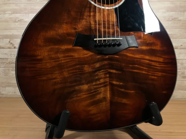 Taylor 224CE-K DLX Hawaiian Koa Acoustic Electric Used