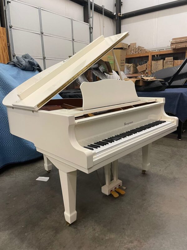 Baby grand piano Bergmann size 5’2''