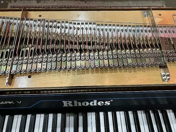 Rhodes Mark V Stage 73 1984