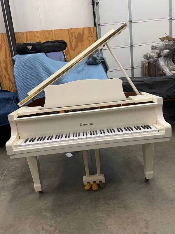 Baby grand piano Bergmann size 5’2''